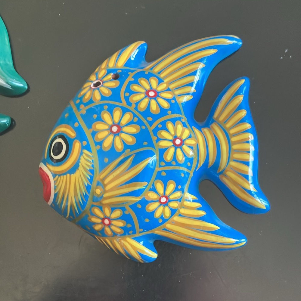 Colorful Fish Wall Decor Set - Picture 3 of 6